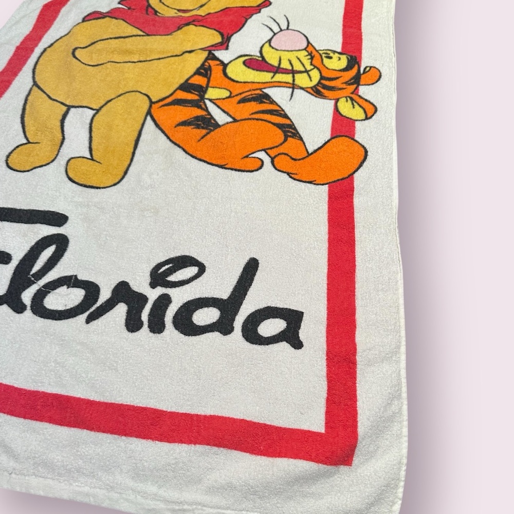 Disney White And Red Winnie the Pooh and Tigger Beach Towel 55" x 27" - Picture 4 of 10